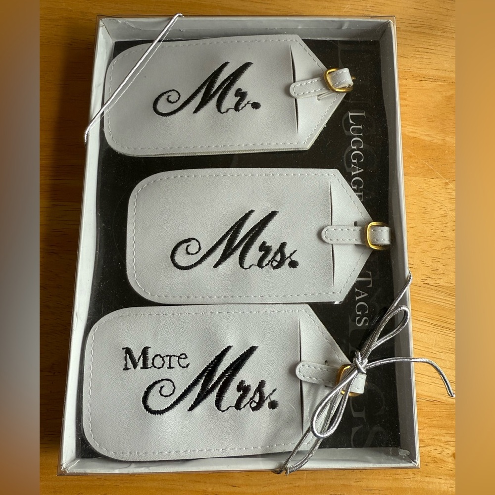 Mr and Mrs Luggage Tags New in Package